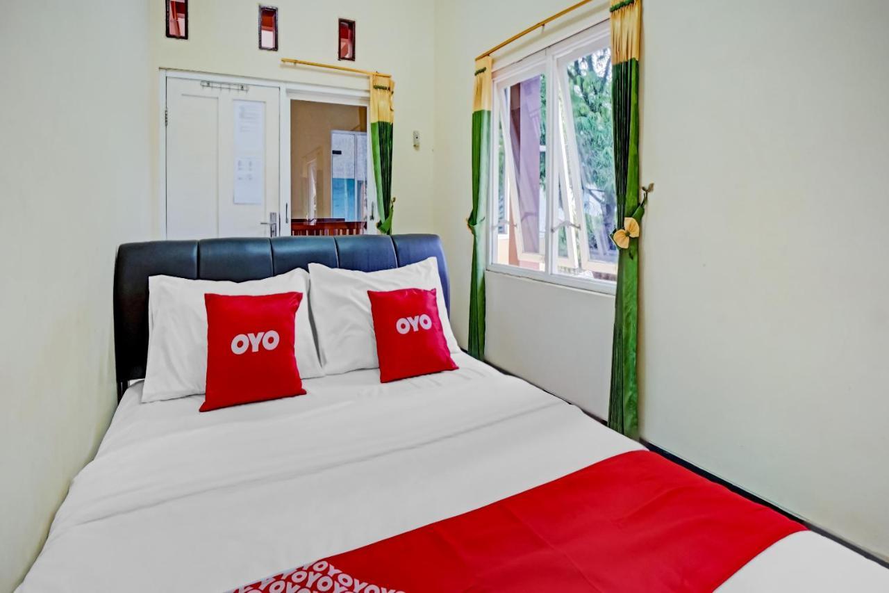 מאלאנג Oyo 3298 Bromo Guest House Family מראה חיצוני תמונה